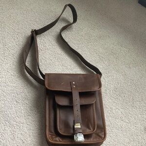 New MaheTri Classic Brown Leather Messenger Bag